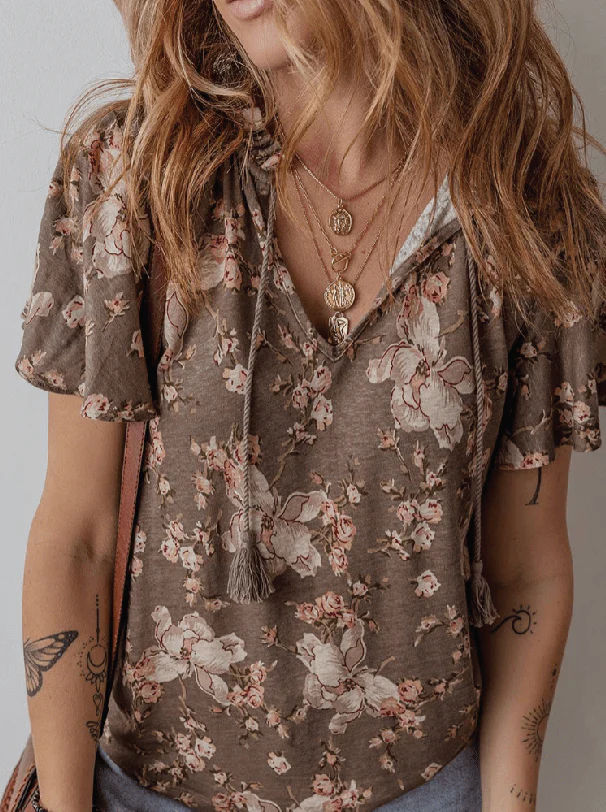 Flowery Fun: Retro Floral Split Neck Blouse with Tassel Tie – Chic & Empowering Style! 🌸